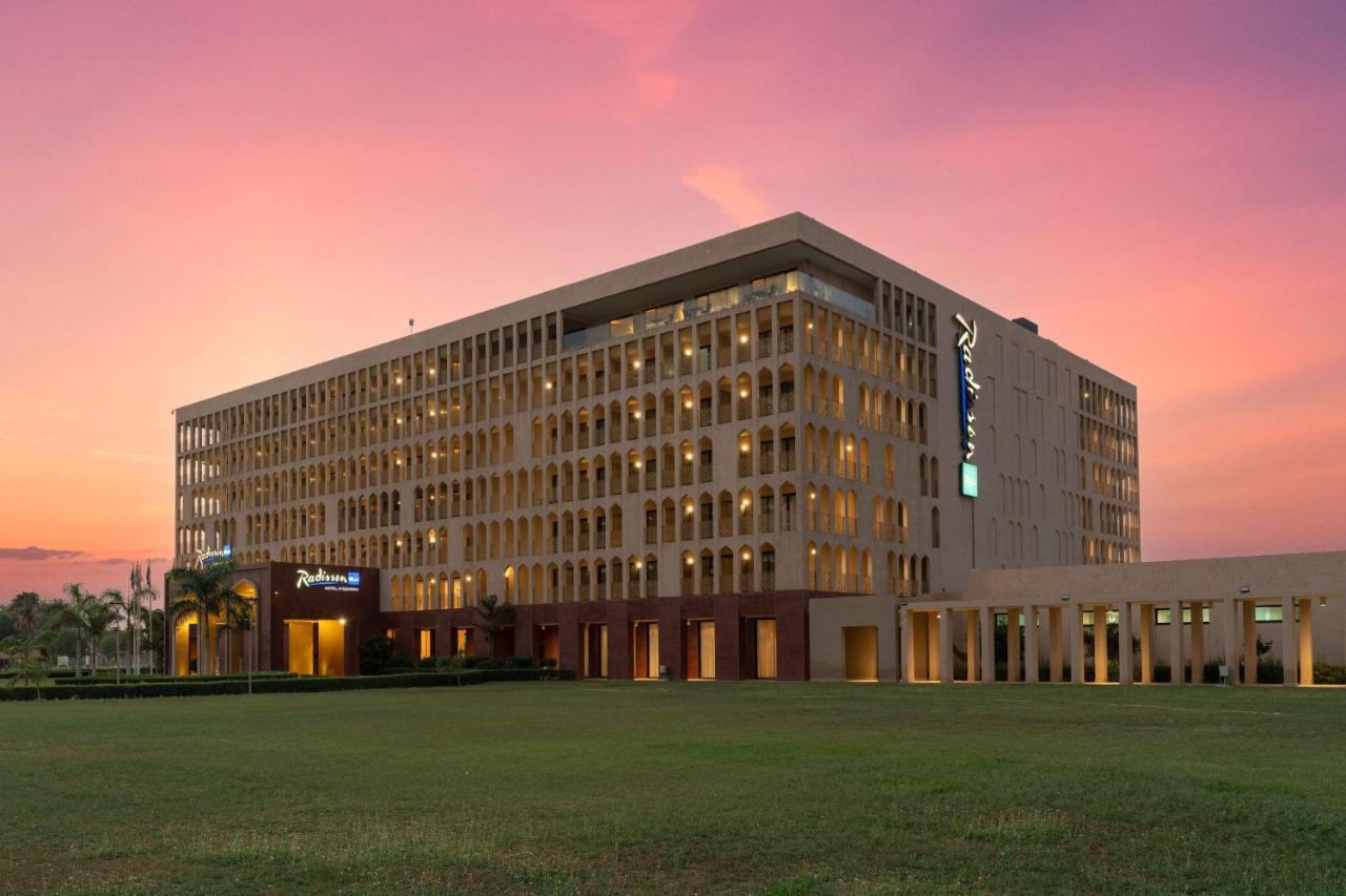 Radisson Blu Hotel NʼDjamena エクステリア 写真