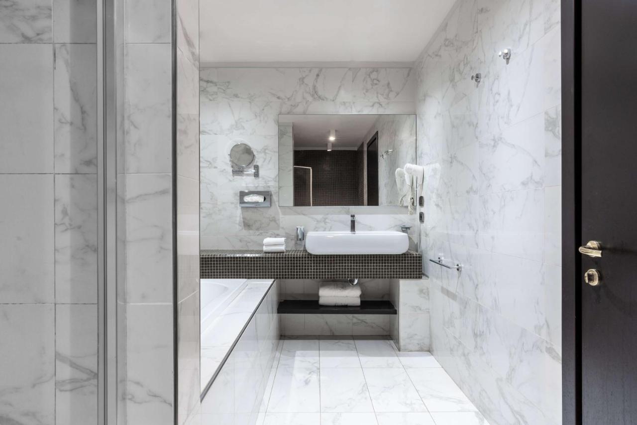 Radisson Blu Hotel NʼDjamena エクステリア 写真