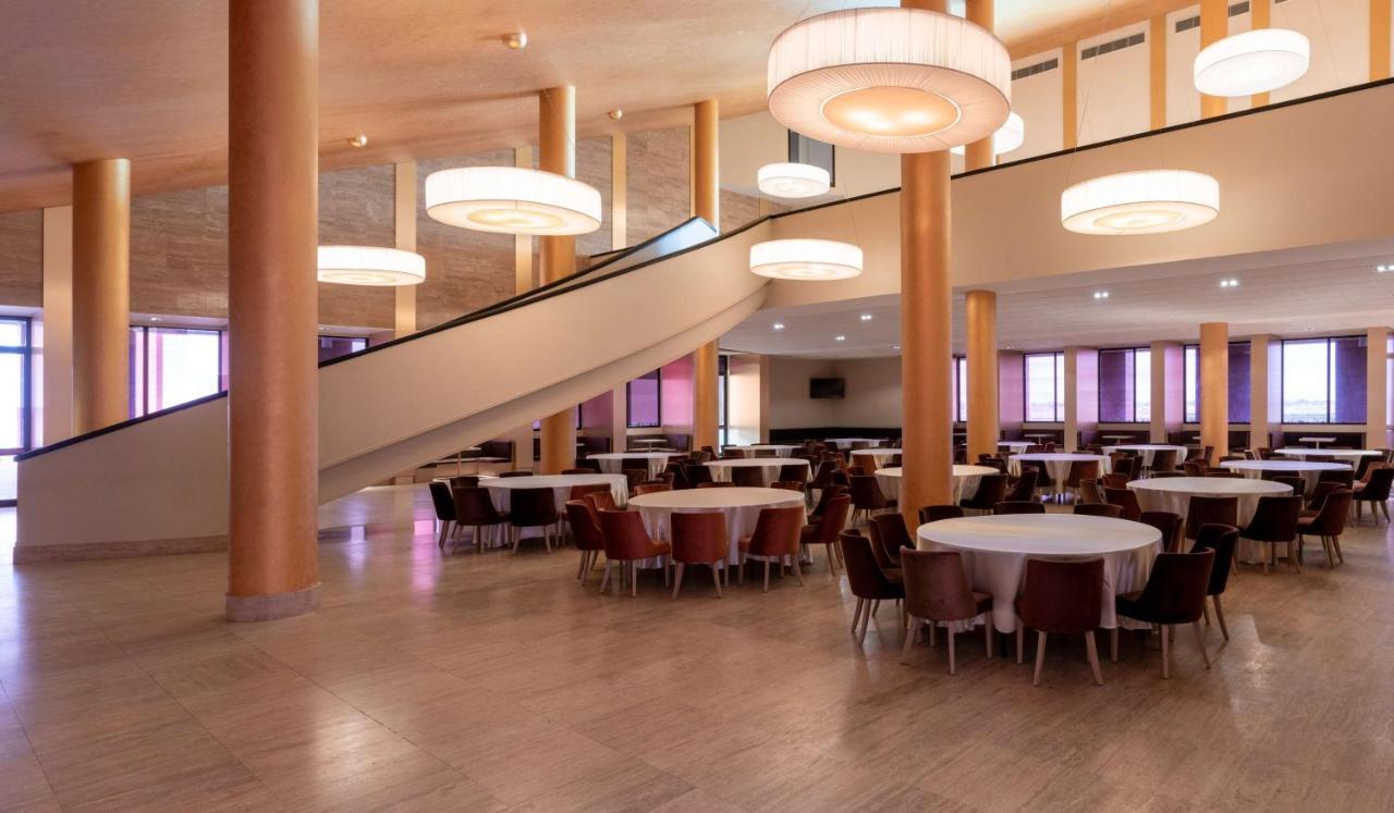Radisson Blu Hotel NʼDjamena エクステリア 写真