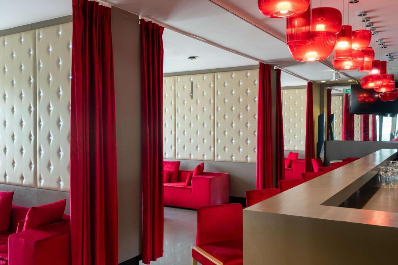 Radisson Blu Hotel NʼDjamena エクステリア 写真