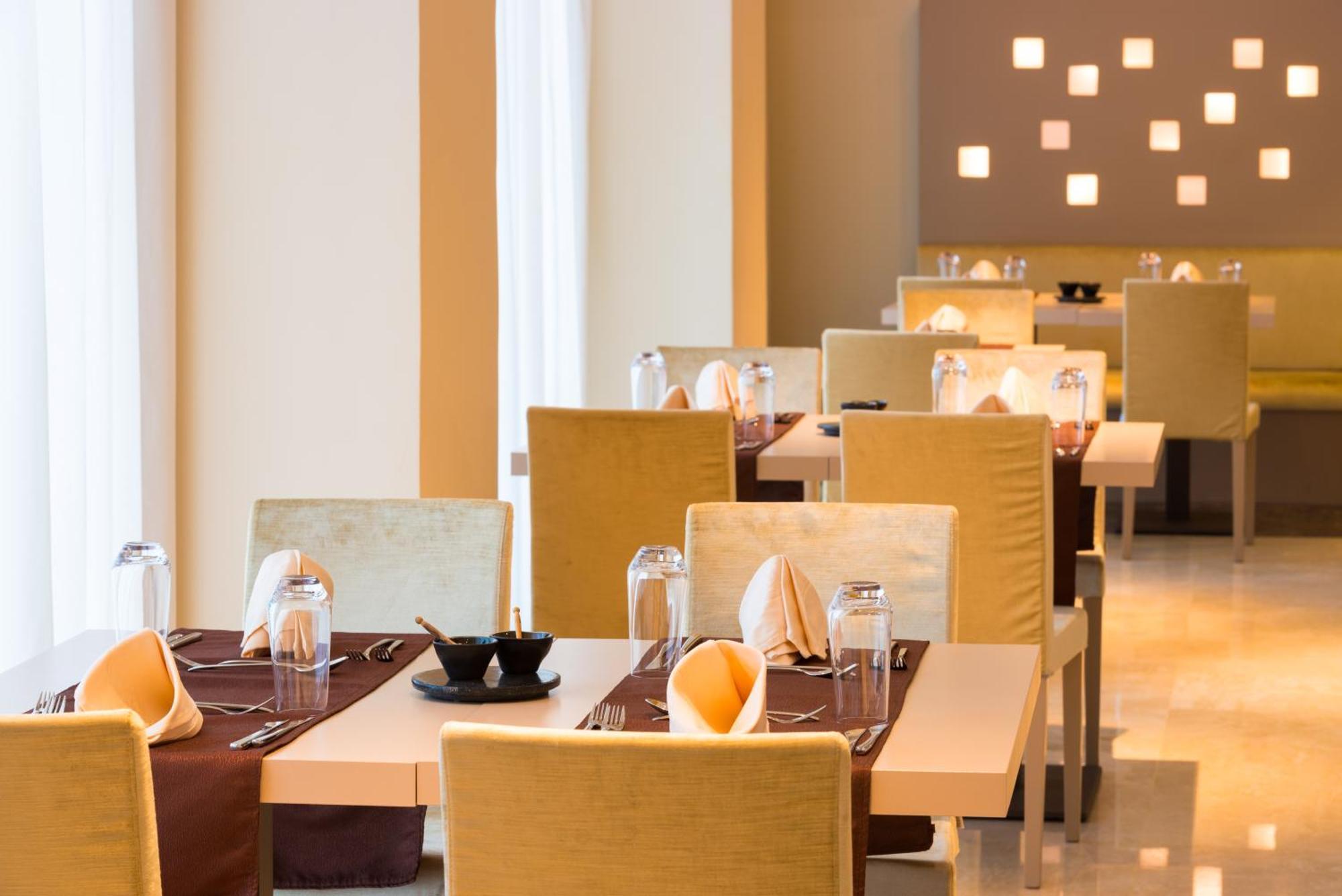 Radisson Blu Hotel NʼDjamena エクステリア 写真