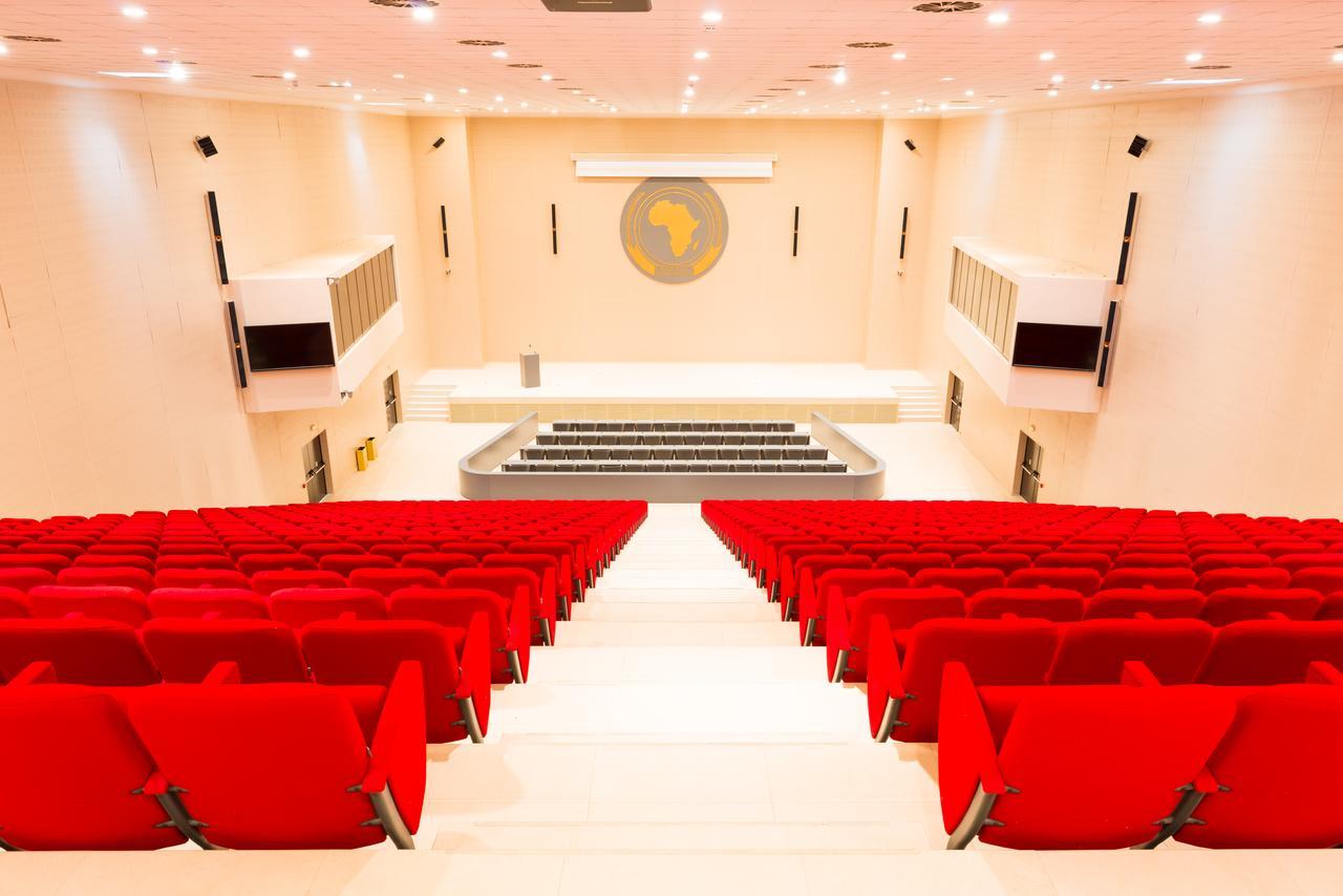 Radisson Blu Hotel NʼDjamena エクステリア 写真