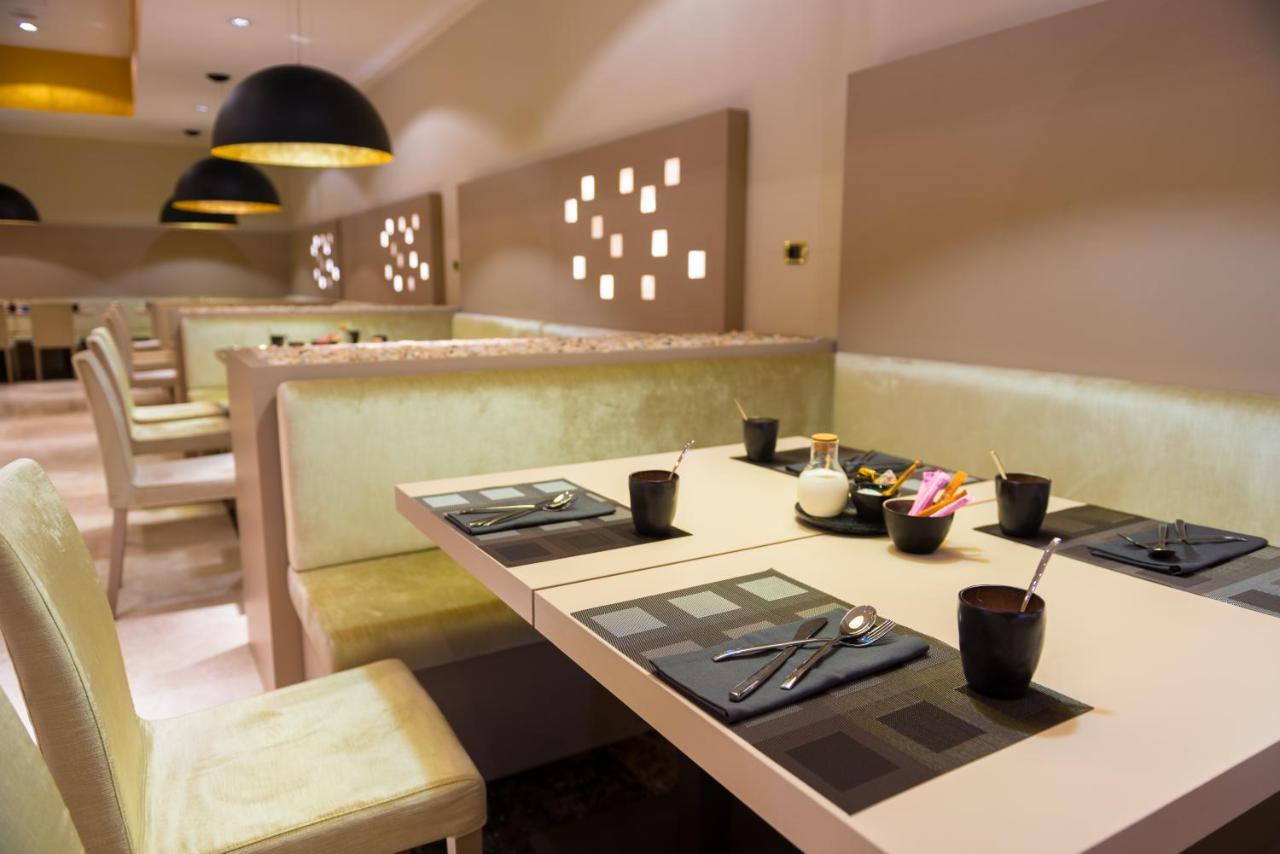 Radisson Blu Hotel NʼDjamena エクステリア 写真